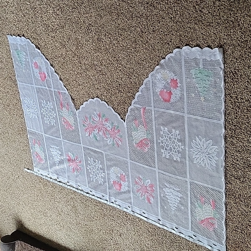 CHRISTMAS CURTAINS - Picture 5 of 12